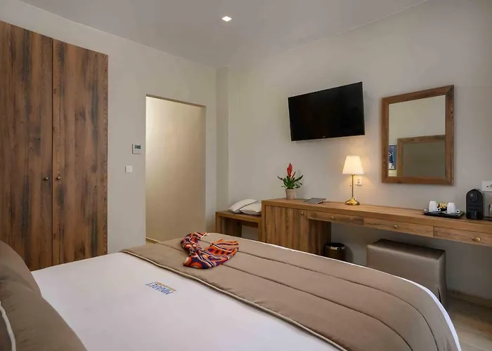 Minaret And Lejlighed Chania (Crete)