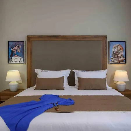 Minaret And Χανιά