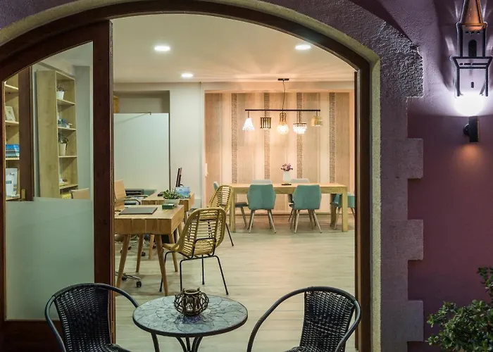 Minaret And Appartement