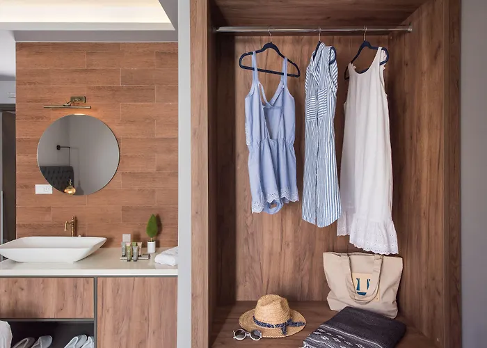 Minaret And Appartement