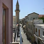 Minaret And 干尼亞