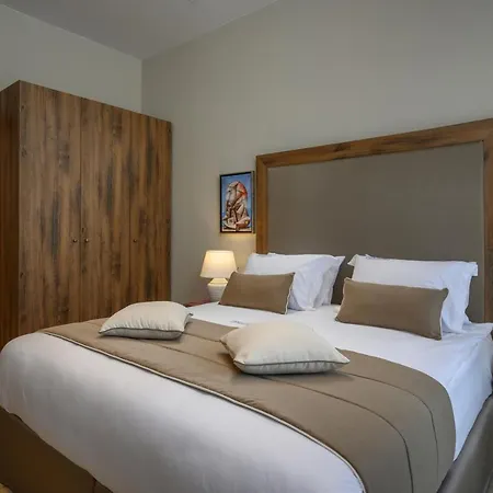 Minaret And Apartman *